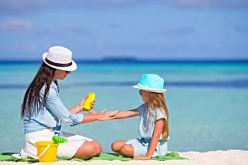 چرا باید در سفر ضد آفتاب بزنیم؟ + نکات کاربردی