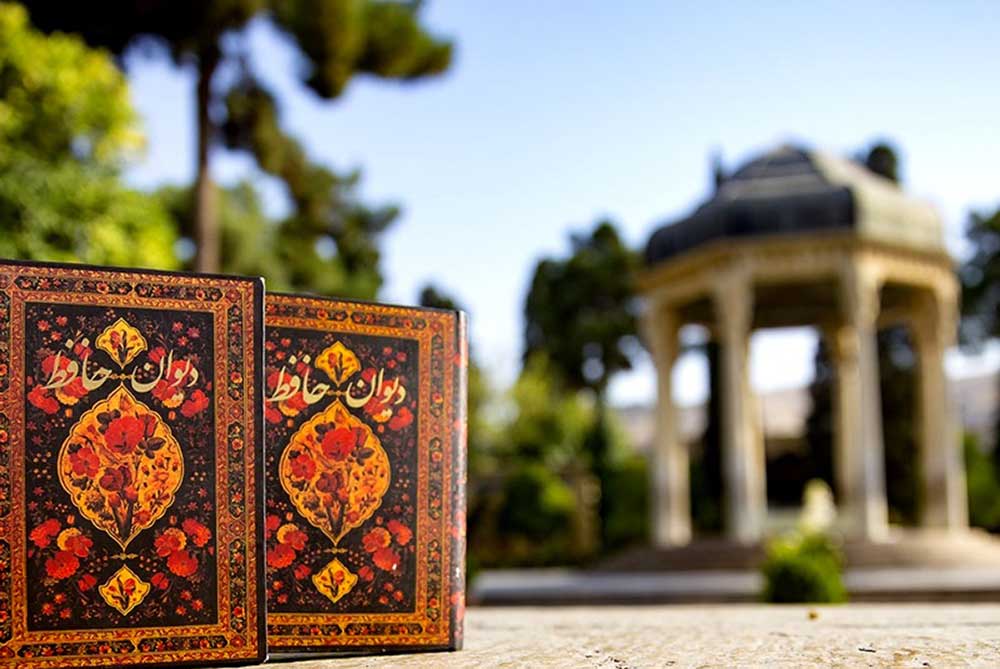 گردشگری ادبی چیست | مکان‌ های گردشگری ادبی در ایران