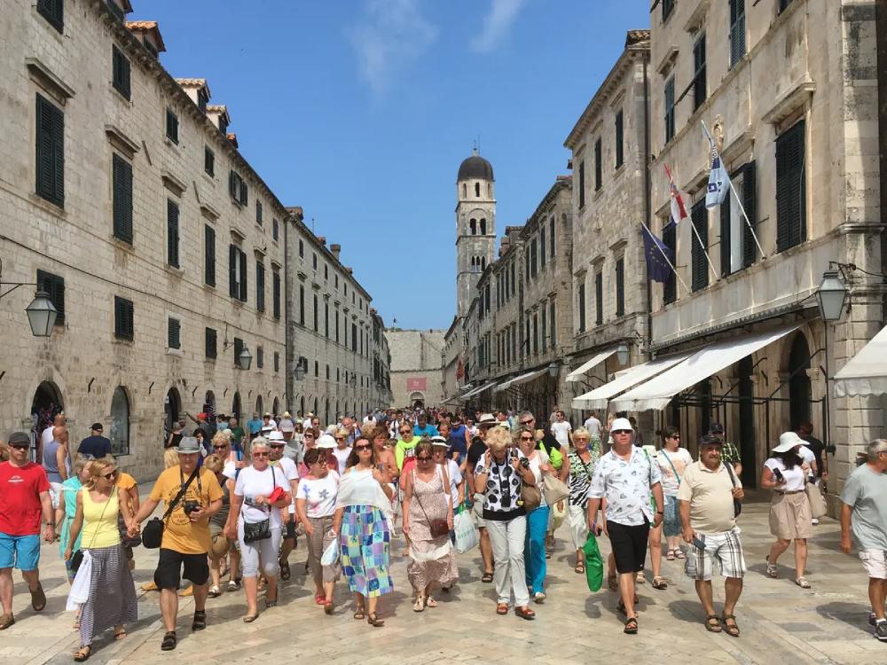 گردشگران جهان ۲ برابر شدند + نمودار