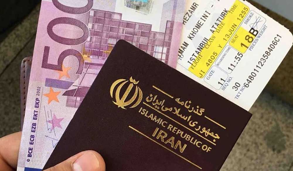 دلار از سبد ارزهای مسافرتی به کشورهای همسایه حذف شد