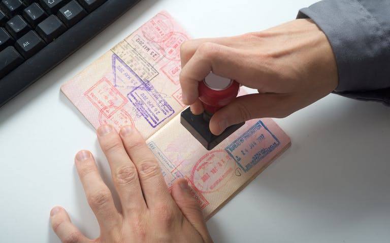 صدور ویزای امارات برای مردان زیر ۵۰ سال