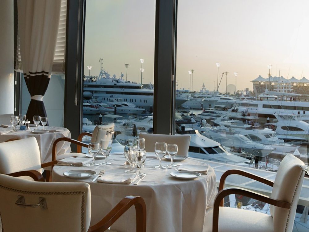 اسکله یاس مارینا