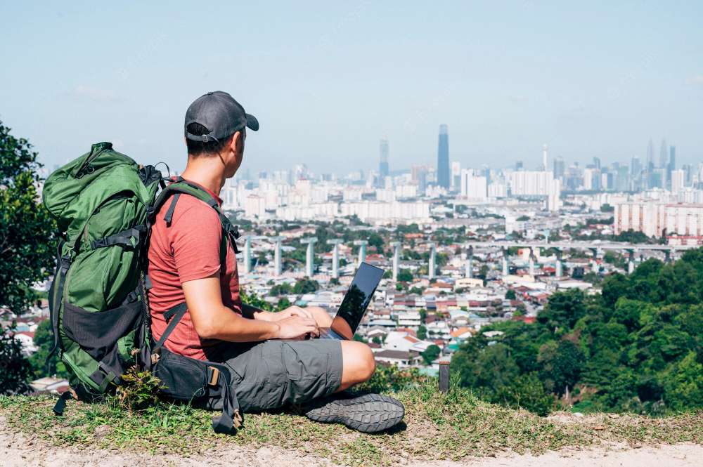 راهکارهای جذب مسافران نسل زد در شبکههای اجتماعی