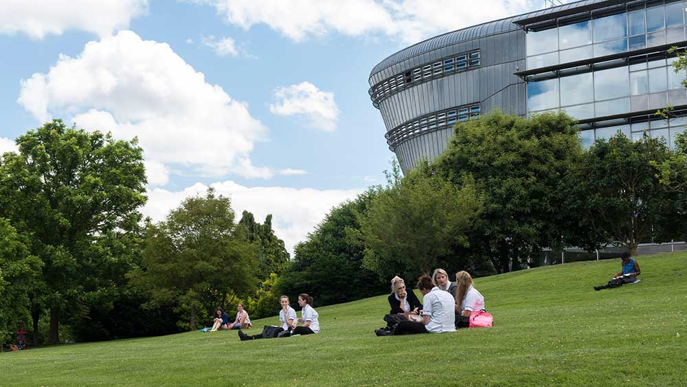 دانشگاه ساری (Surrey) انگلستان 