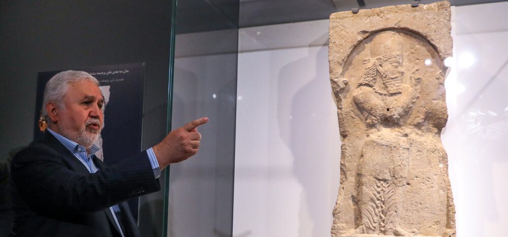 نمایش سنگ نگاره ساسانی در موزه ملی 