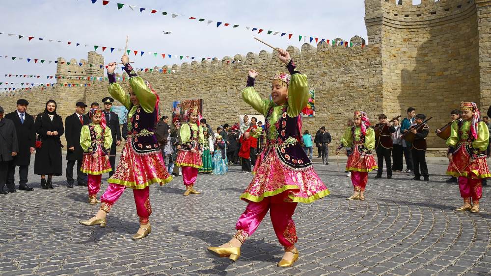 چه کشورهایی نوروز را جشن می گیرند - نوروز در آذربایجان